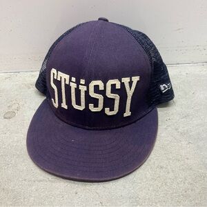 Stüssy x New Era 2011 navy blue SnapBack trucker hat